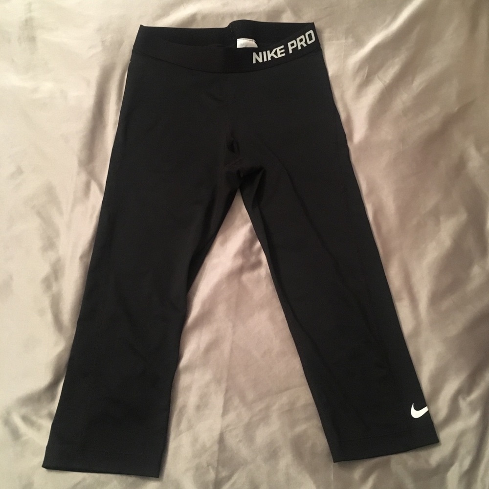 Nike Pro Dri-Fit Crop Workout Pants
